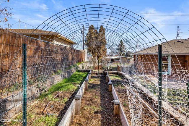 6601 W Lincoln Ave, Yakima, WA 98908