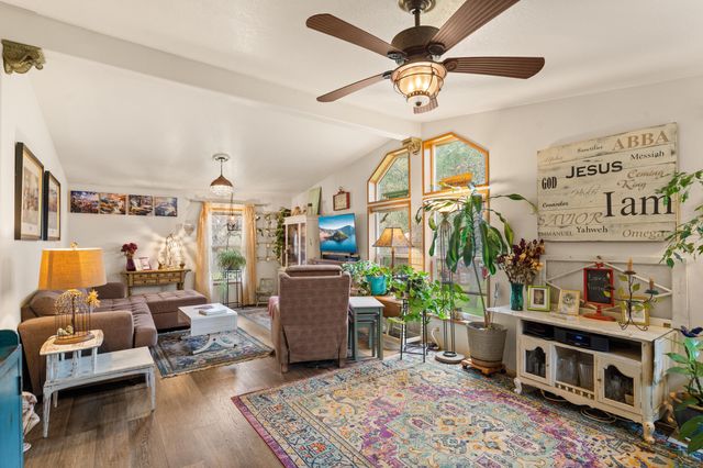 3134 W Evans Creek Road, Rogue River, OR 97537