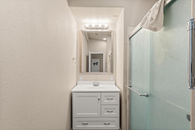 3134 W Evans Creek Road, Rogue River, OR 97537