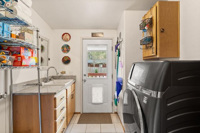 3134 W Evans Creek Road, Rogue River, OR 97537