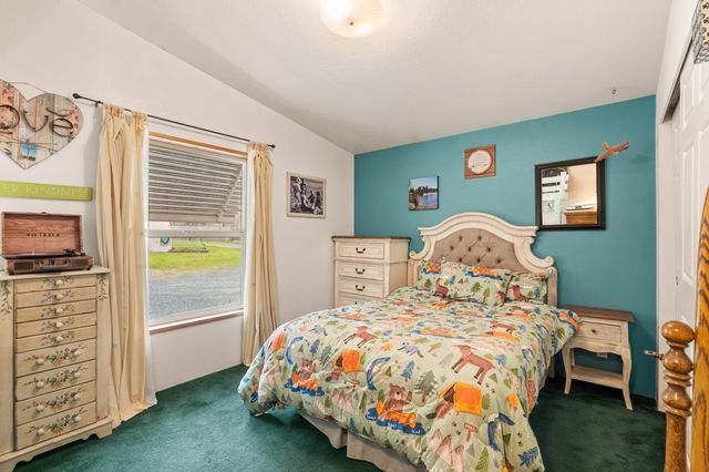 3134 W Evans Creek Road, Rogue River, OR 97537