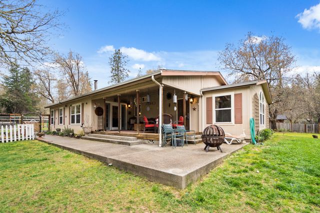 3134 W Evans Creek Road, Rogue River, OR 97537