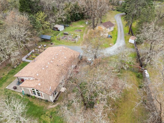 3134 W Evans Creek Road, Rogue River, OR 97537