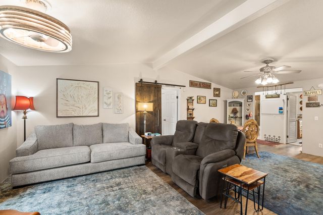 3134 W Evans Creek Road, Rogue River, OR 97537