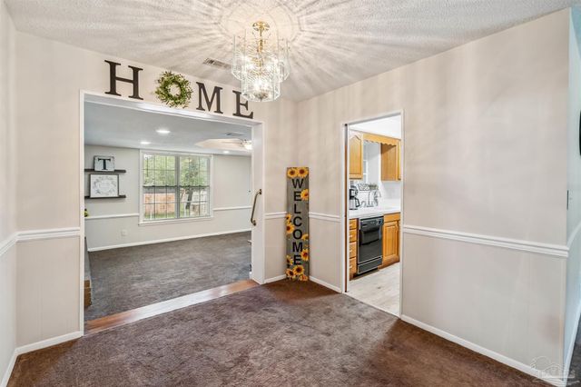 14 Nottingham Way, Pensacola, FL 32506