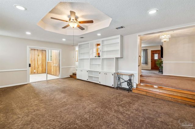 14 Nottingham Way, Pensacola, FL 32506