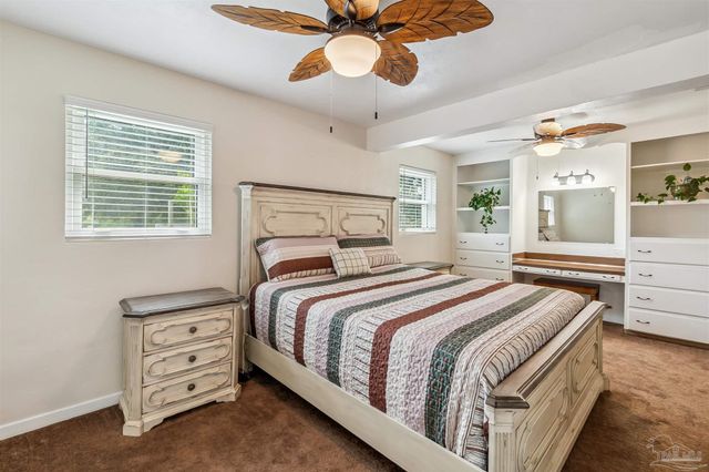 14 Nottingham Way, Pensacola, FL 32506