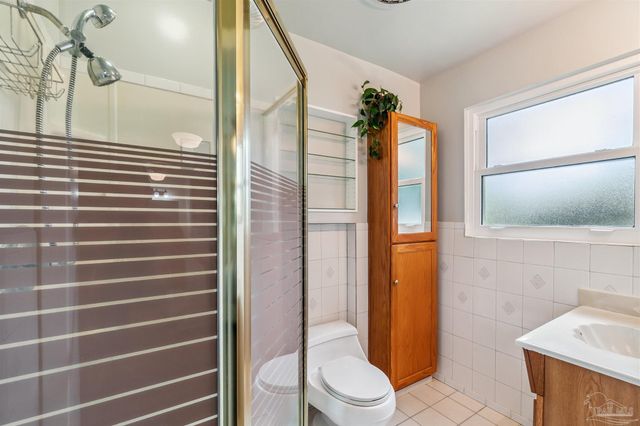 14 Nottingham Way, Pensacola, FL 32506