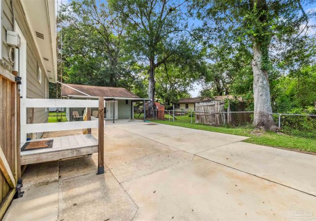 14 Nottingham Way, Pensacola, FL 32506
