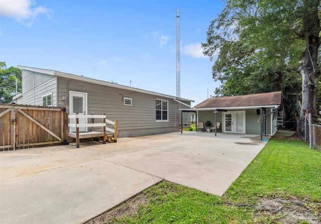 14 Nottingham Way, Pensacola, FL 32506