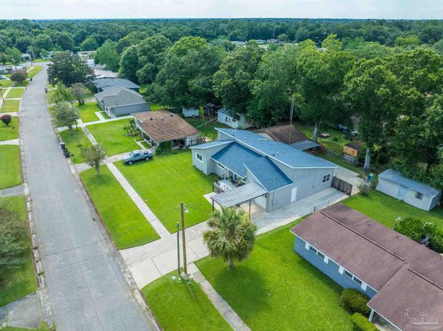 14 Nottingham Way, Pensacola, FL 32506