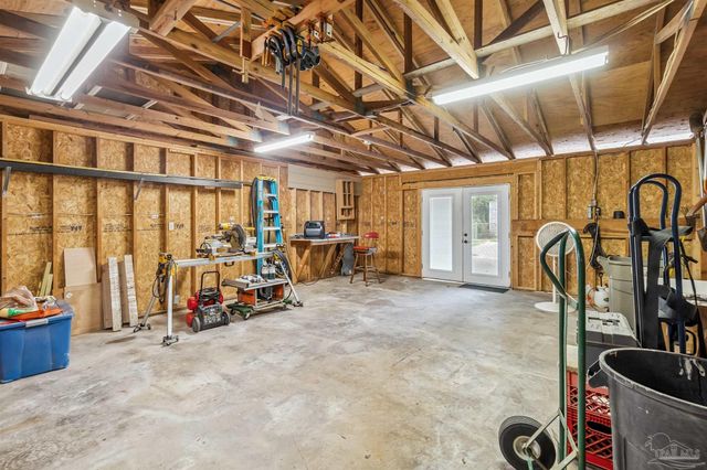 14 Nottingham Way, Pensacola, FL 32506