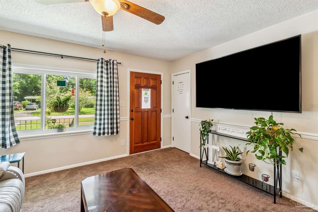 14 Nottingham Way, Pensacola, FL 32506