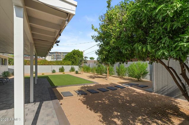 6723 E 1ST Avenue, Scottsdale, AZ 85251