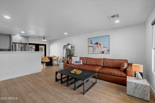 6723 E 1ST Avenue, Scottsdale, AZ 85251