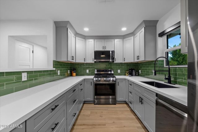 6723 E 1ST Avenue, Scottsdale, AZ 85251