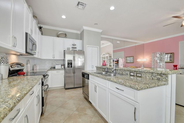 9961 Via Amati, Lake Worth, FL 33467