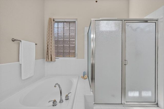 5688 E Christine Avenue, Fresno, CA 93727