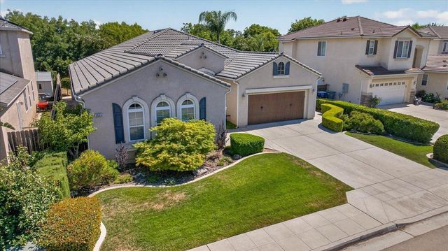 5688 E Christine Avenue, Fresno, CA 93727