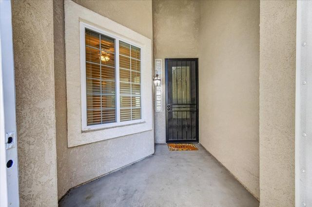 5688 E Christine Avenue, Fresno, CA 93727