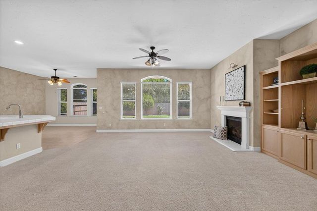 5688 E Christine Avenue, Fresno, CA 93727