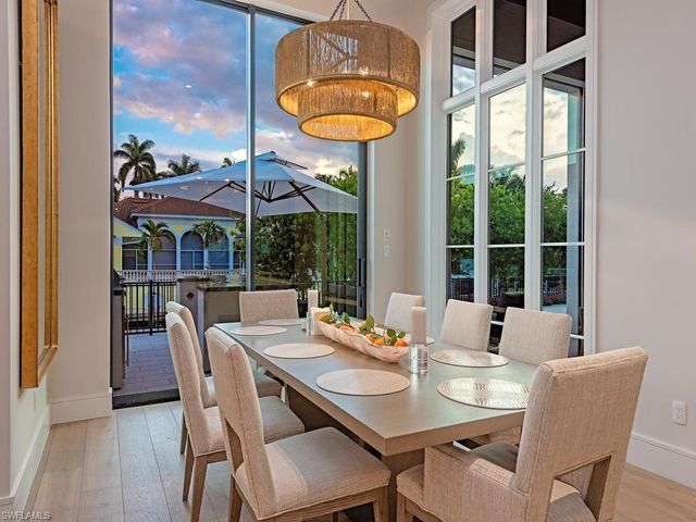 425 15th AVE S, Naples, FL 34102