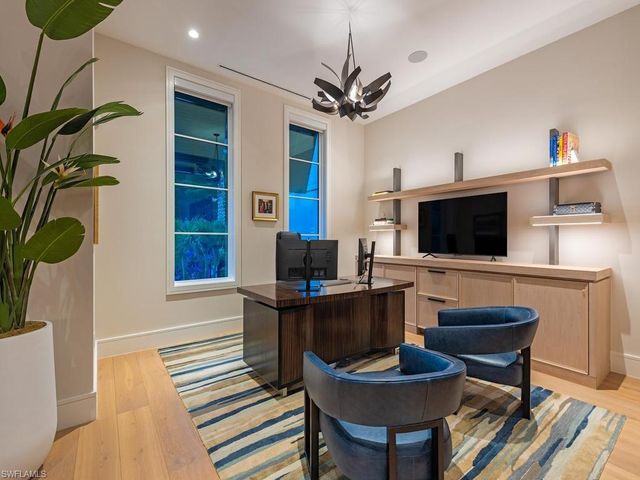425 15th AVE S, Naples, FL 34102