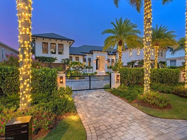 425 15th AVE S, Naples, FL 34102