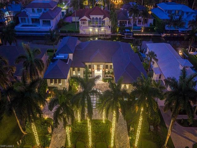425 15th AVE S, Naples, FL 34102