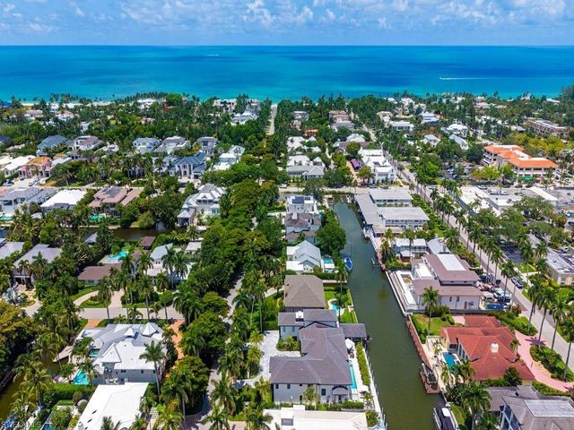 425 15th AVE S, Naples, FL 34102