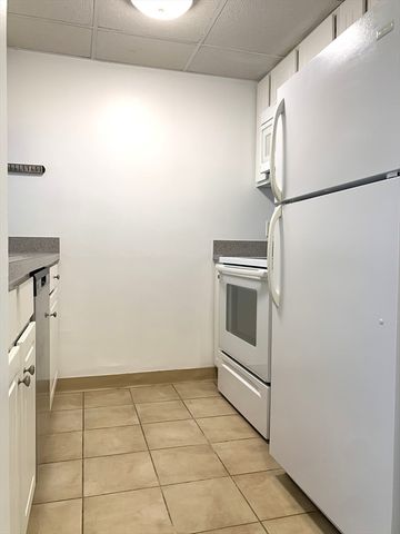 301 Lowell St 34, Somerville, MA 02145