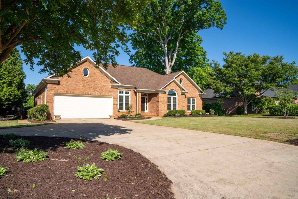 103 N Bennington Drive, Spartanburg, SC 29307