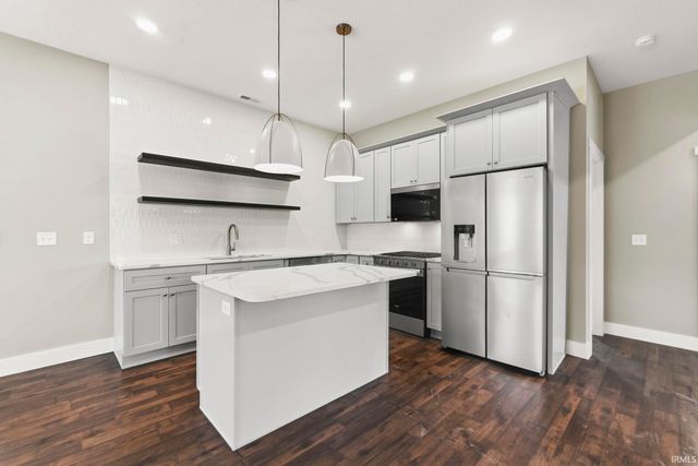 1220 Fairfield Avenue, Fort Wayne, IN 46802