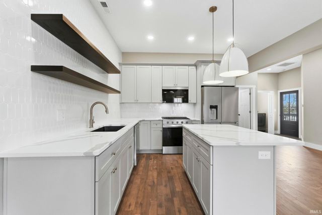 1220 Fairfield Avenue, Fort Wayne, IN 46802