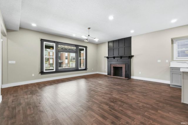 1220 Fairfield Avenue, Fort Wayne, IN 46802