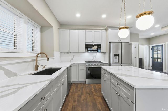 1220 Fairfield Avenue, Fort Wayne, IN 46802