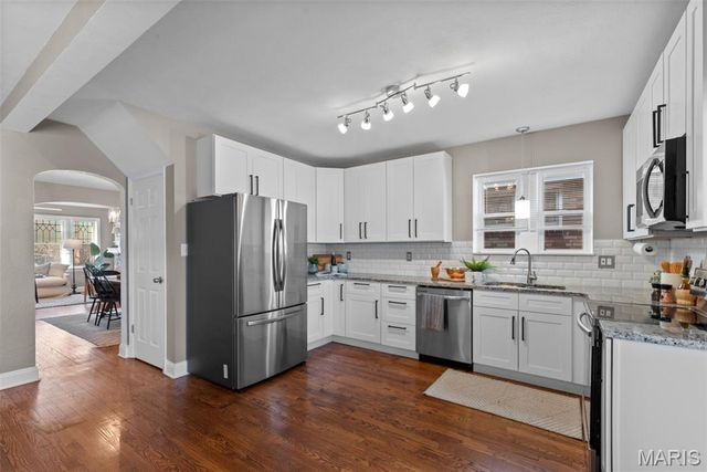 5235 Oleatha Avenue, St Louis, MO 63139