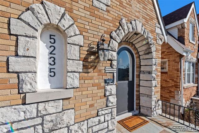 5235 Oleatha Avenue, St Louis, MO 63139