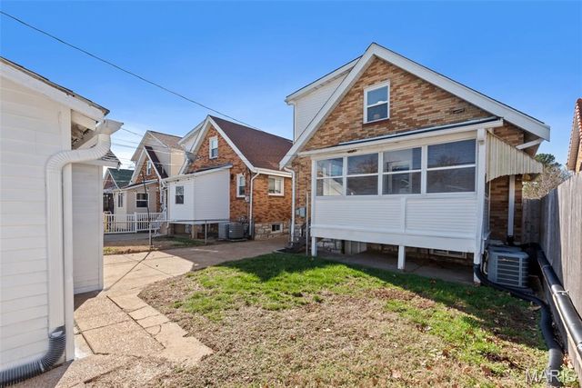 5235 Oleatha Avenue, St Louis, MO 63139