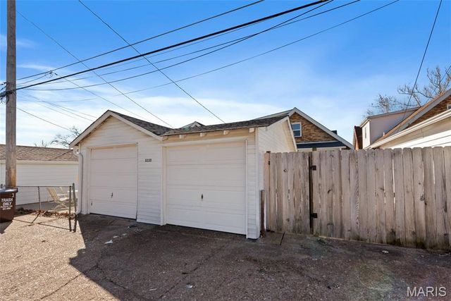 5235 Oleatha Avenue, St Louis, MO 63139