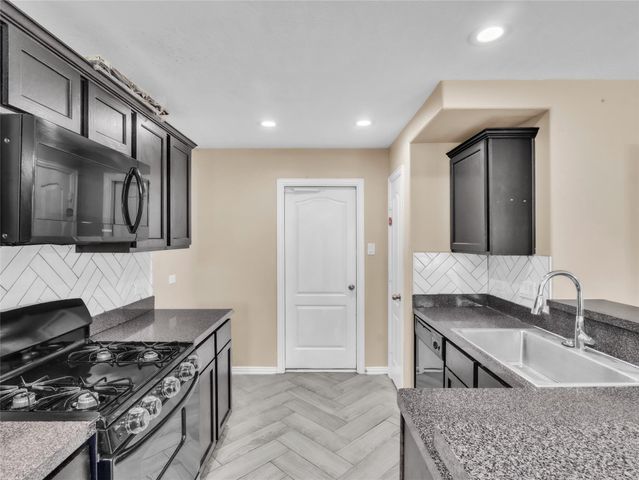 1418 Banbury Court, Houston, TX 77073