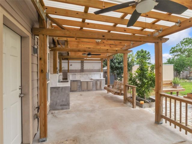 1418 Banbury Court, Houston, TX 77073