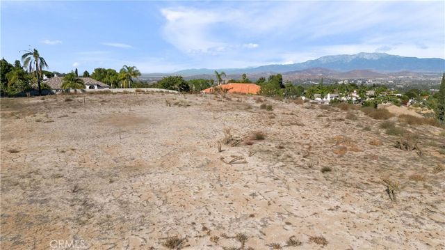 6204 Claridge Drive, Riverside, CA 92506