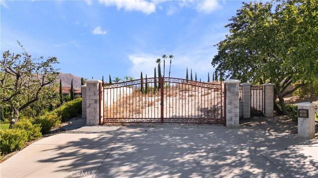 6204 Claridge Drive, Riverside, CA 92506