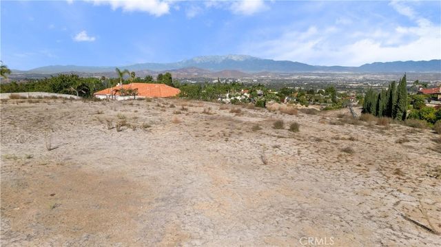 6204 Claridge Drive, Riverside, CA 92506