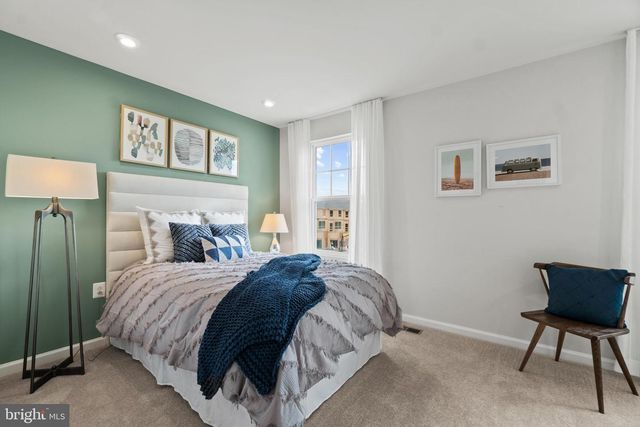 435 PRESIDENTS POINTE AVE, Ranson, WV 25438