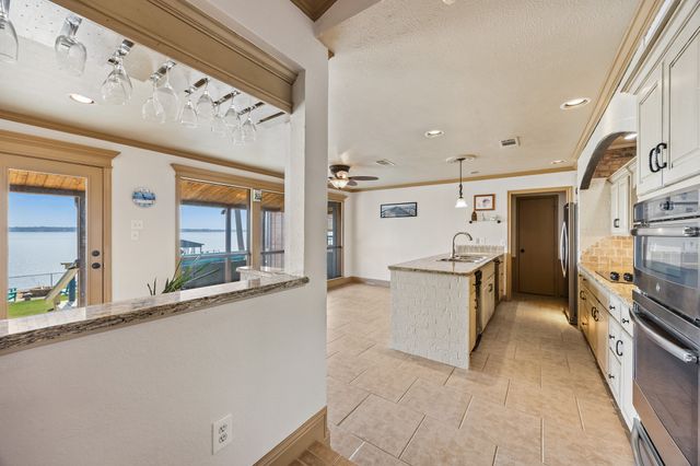 18409 Shore Drive, Kemp, TX 75143