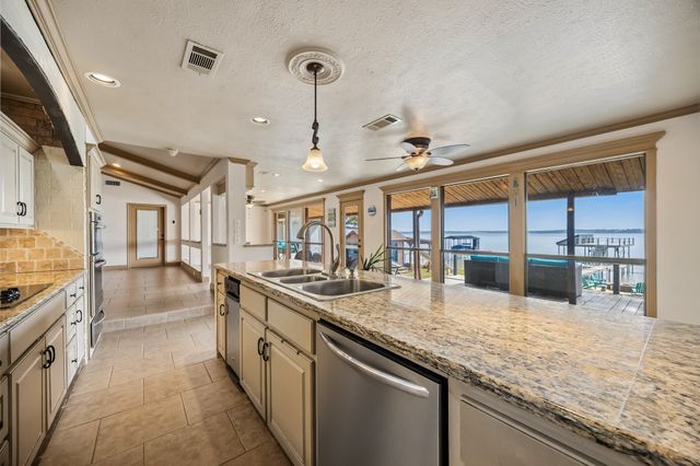 18409 Shore Drive, Kemp, TX 75143