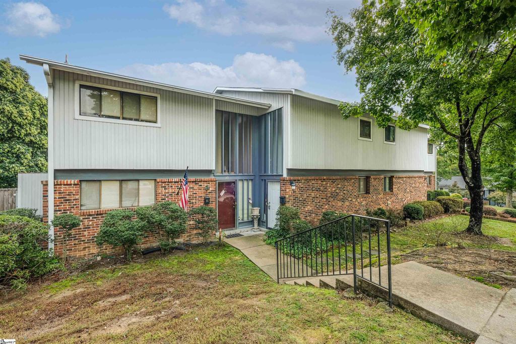 14 Briargate Place, Greenville, SC 29615