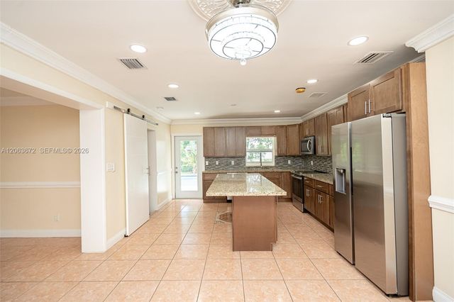 5613 Pierce St 1, Hollywood, FL 33021